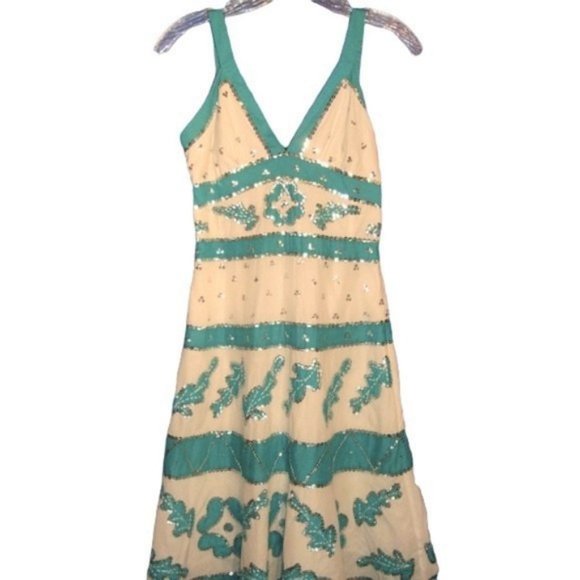 BCBGMaxAzria Dresses & Skirts - BCBG MAX AZRIA BLUE & WHITE SEQUIN DRESS SIZE 2